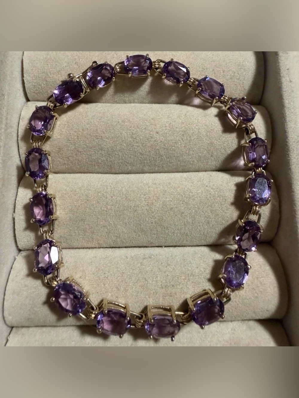 Genuine Amethyst 18 Stone 10kt YG Bracelet 7.5" W/Box Clasp Safety Latch